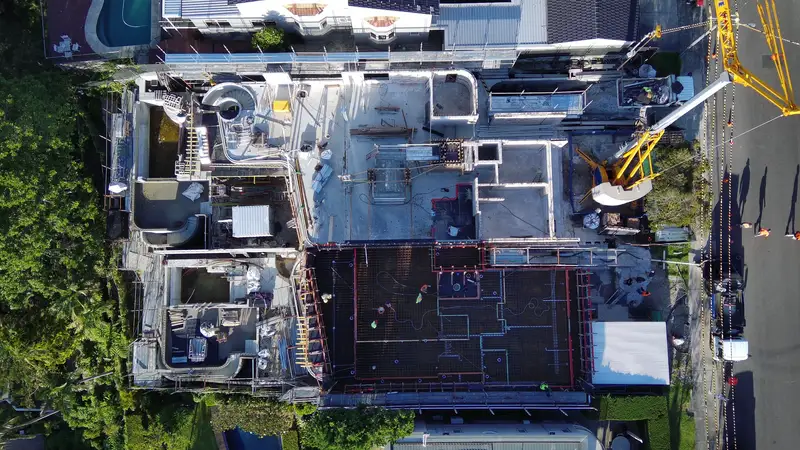 Luxury Home Build: Project 2-modern-curved-concrete-residence